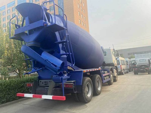 Sinotruk Howo N7 E7 6X4 8M3 Mixer Truck