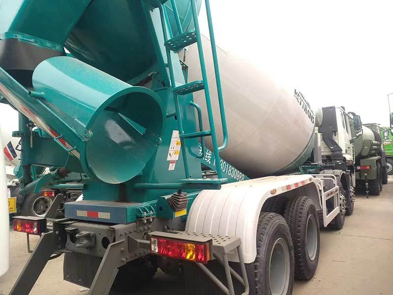 Howo 6X4 Concrete Mixer Truck