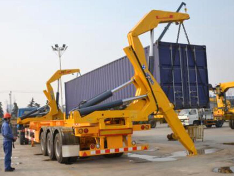 Sinotruk Side Lifting Container Trailer With Crane