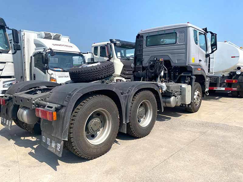 Sinotruk Howo N7 E7 6X4 336Hp Tractor Head